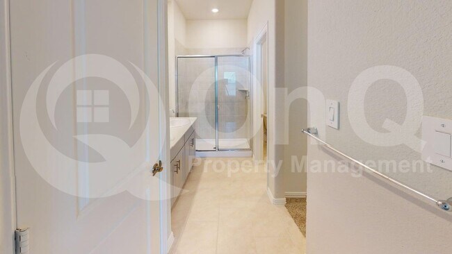 Building Photo - 5115 Bonanza Dr
