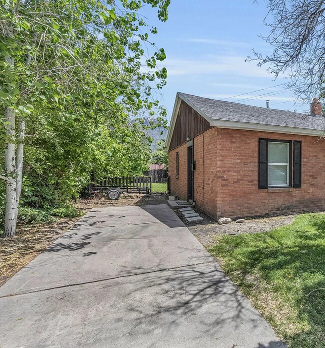 Building Photo - 550 N 970 W