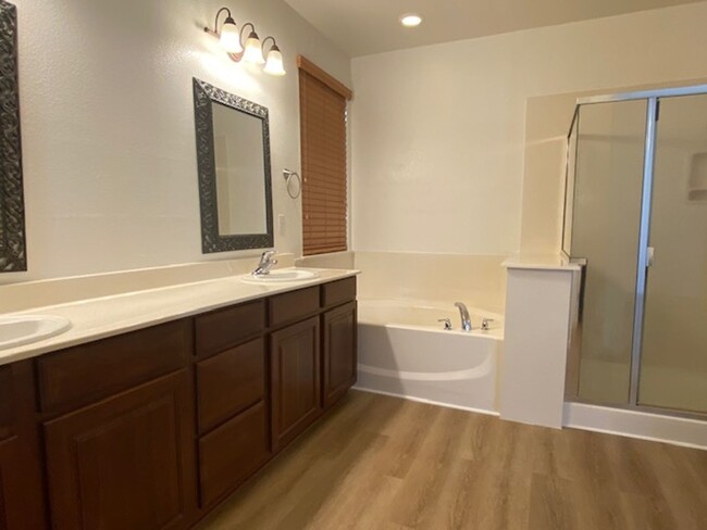 Building Photo - Single level home in Lincoln Crossing