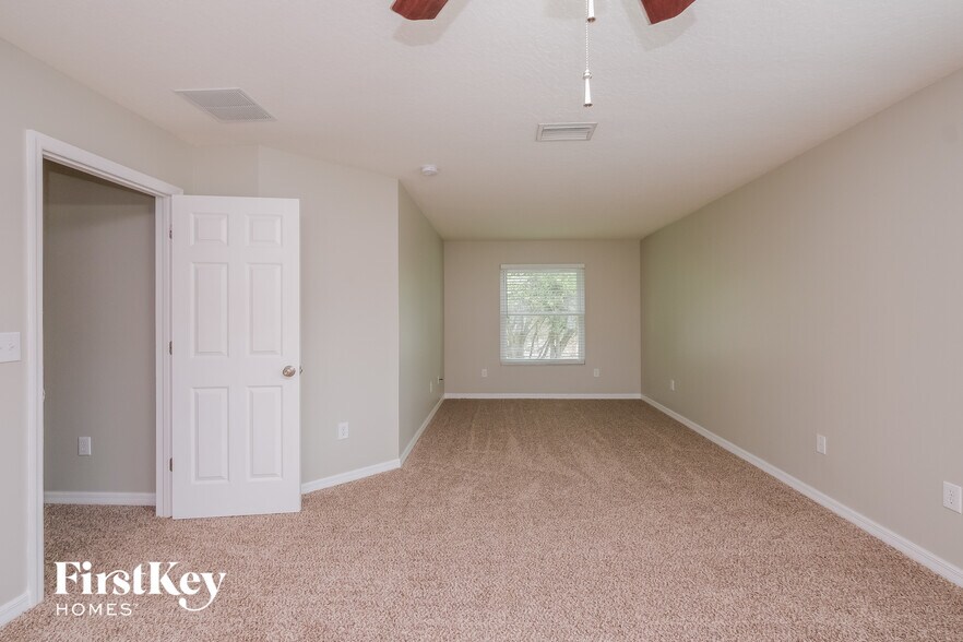 Building Photo - 11108 Creek Haven Dr