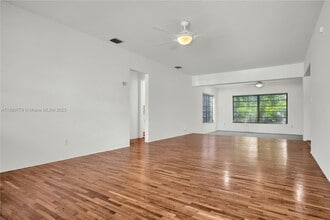 Building Photo - 132 NW 40th St