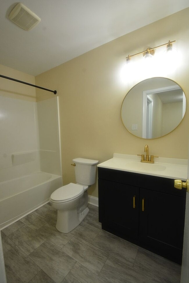 Building Photo - Recently Updated 3 Bedroom 1 Bath in Newar...
