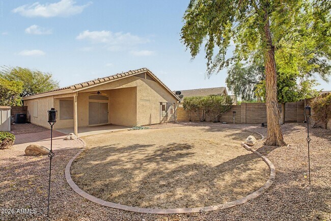 Building Photo - 14834 W Lamoille Dr