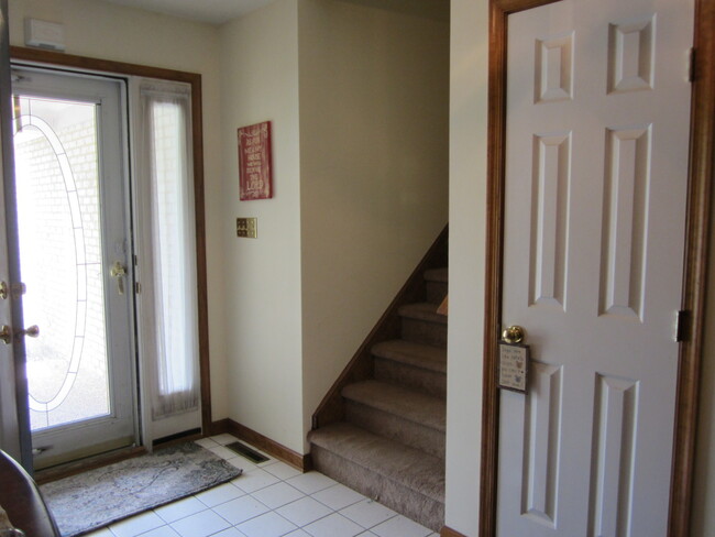 Building Photo - 113 Runaway Ln