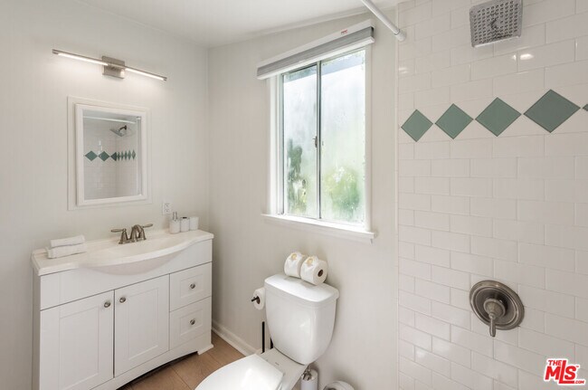 Building Photo - 237 S Doheny Dr