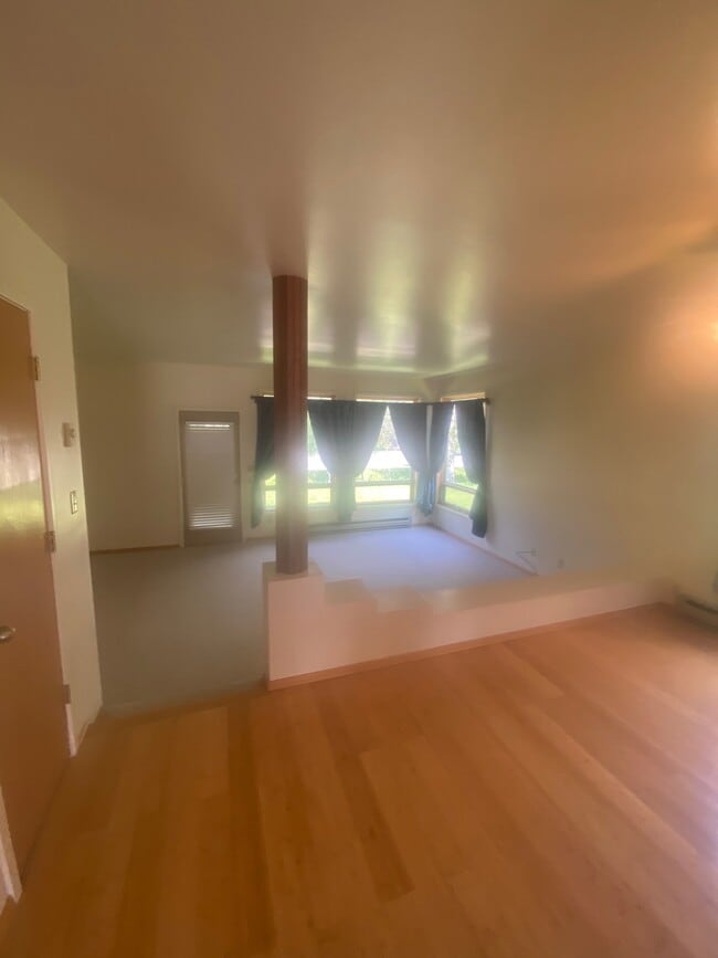 Sunken Living Room - 102 Hoffman Dr