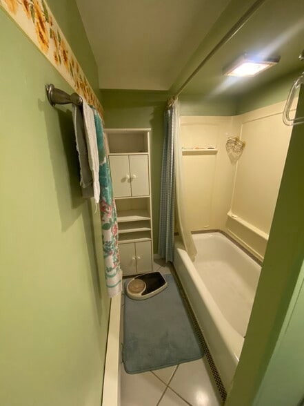 Building Photo - 6641 N Campbell Ave