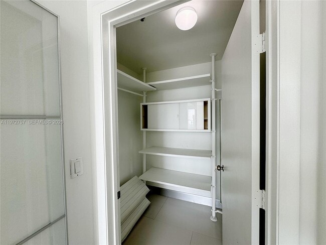 Building Photo - 92 SW 3rd St