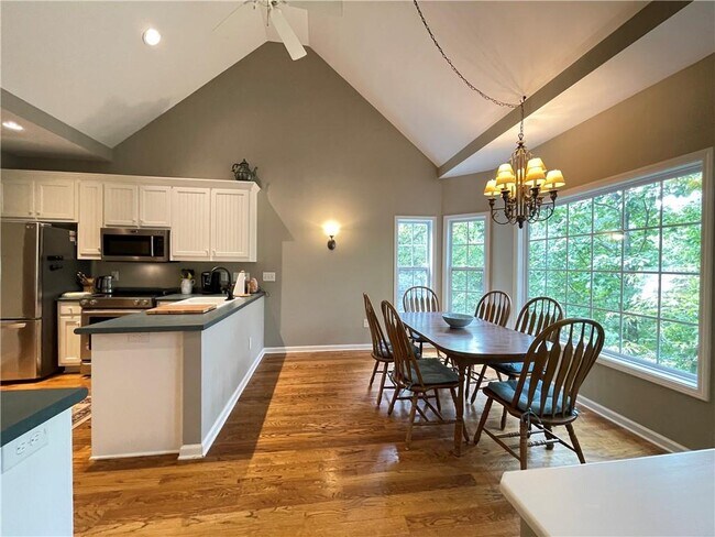 Building Photo - 3398 Banks Mountain Dr