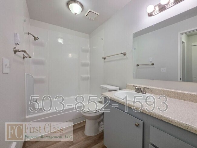 Building Photo - 1320 NE 186th Ave