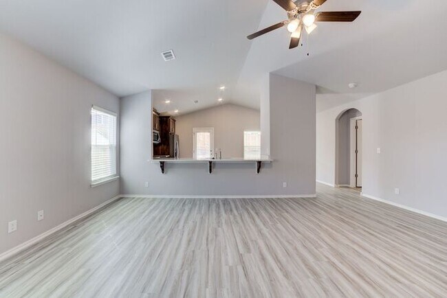 Building Photo - 4/2.5/2 New Construction Available Now!
