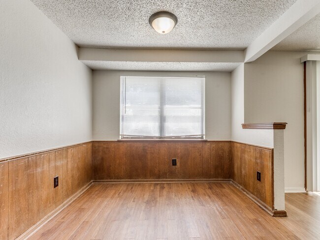 Building Photo - 929 Branchwood Dr