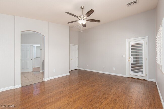 Building Photo - 6233 Double Oak St