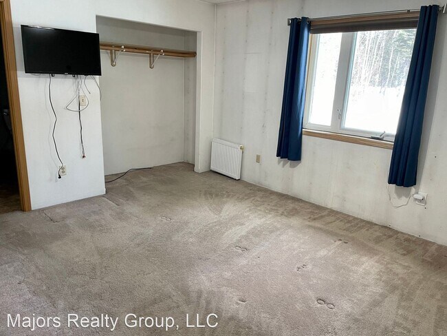 Building Photo - 4 br, 2 bath House - 1070 Oak Crest Crt.