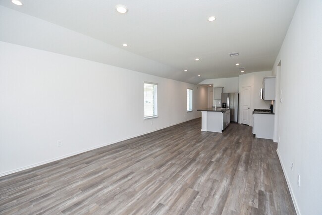 Building Photo - 5735 Sycamore Glen Dr