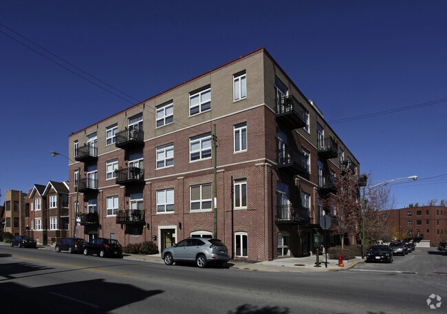 Primary Photo - 2300 W Diversey Ave