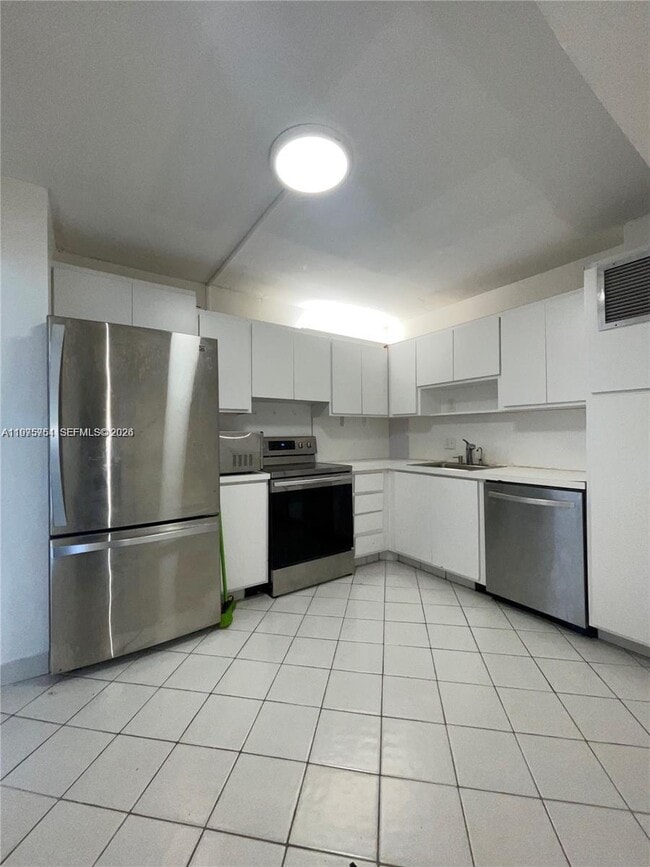 Building Photo - 2801 NE 183rd St