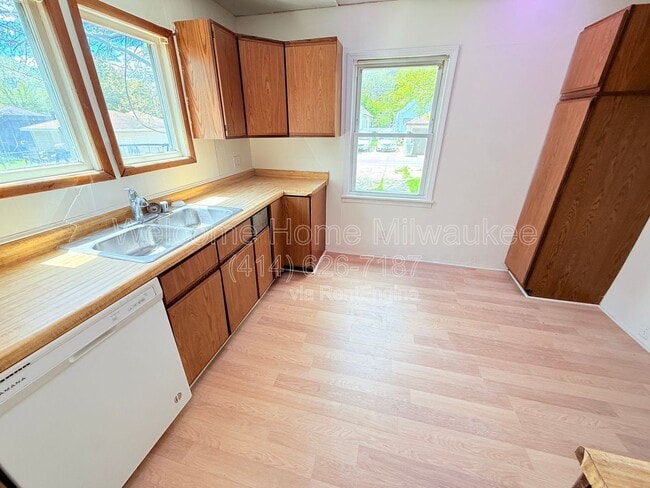 Building Photo - 2919 N 50th St