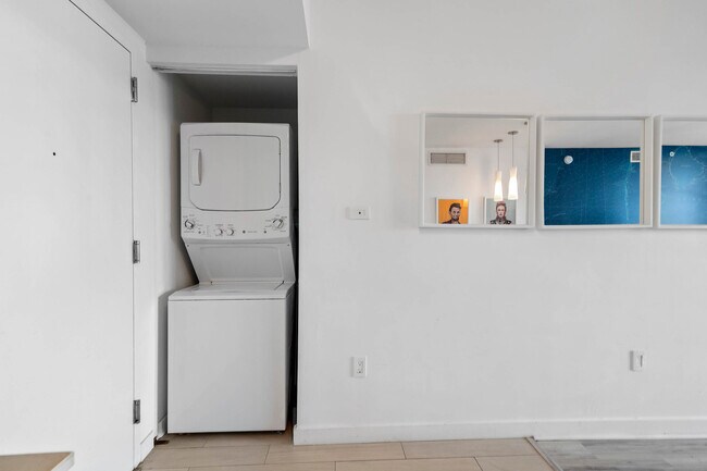 Building Photo - 2602 Hallandale Beach Blvd