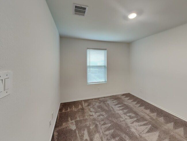 Building Photo - 24106 Mustang Run Dr