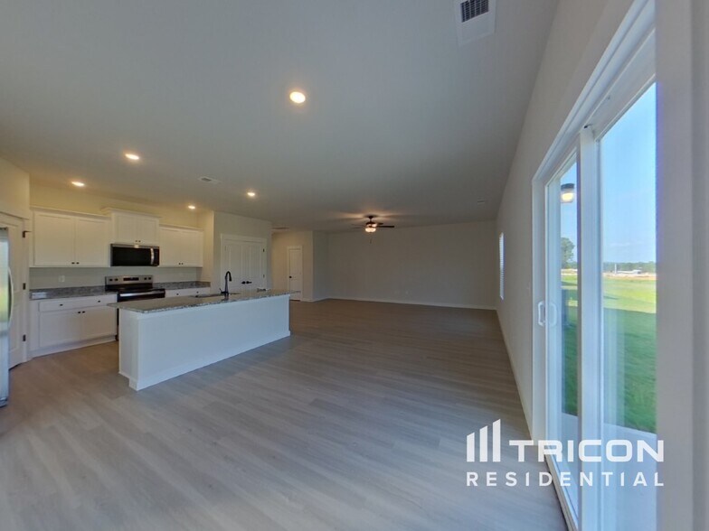 Building Photo - 1228 Crested Iris St