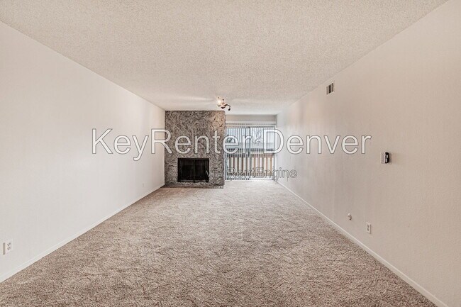 Building Photo - 865 S Quebec St