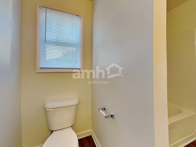 Building Photo - 483 Strawberry Walk