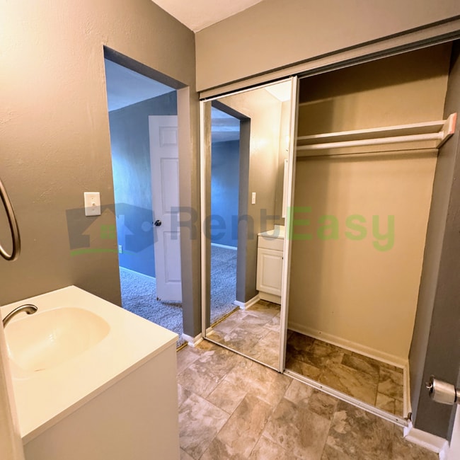 Building Photo - 5620 Morningside Ct