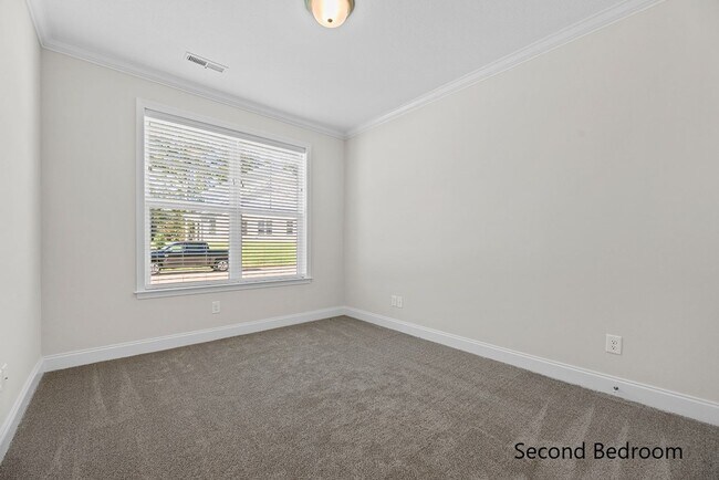 Building Photo - MAINTENANCE FREE, LUXURY TOWNHOME IN FARRA...