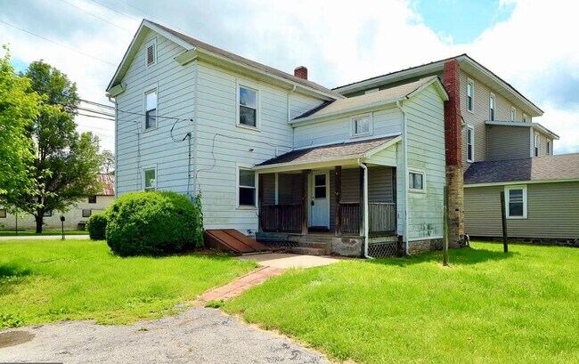 Building Photo - Charming 3-Bedroom Home with Office in How...