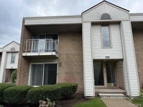 Building Photo - 1611 Cass Lake Rd