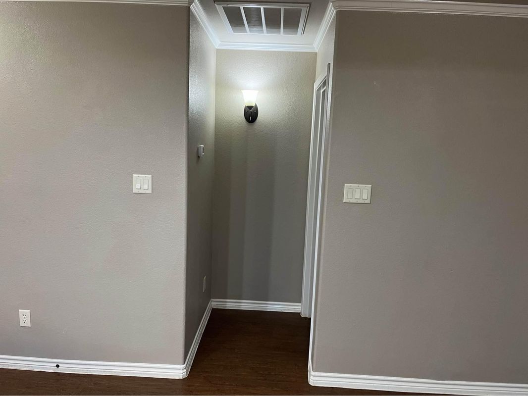 Building Photo - 175 Oakview Ct