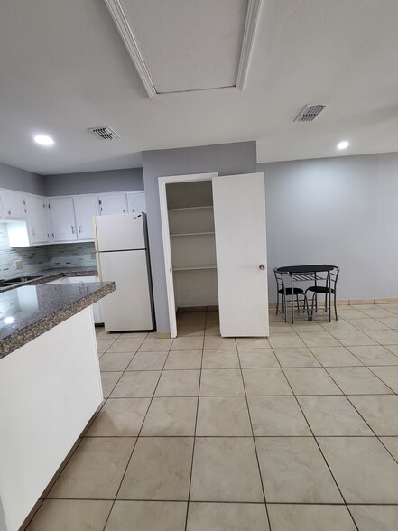 Building Photo - 312 Gastel Cir