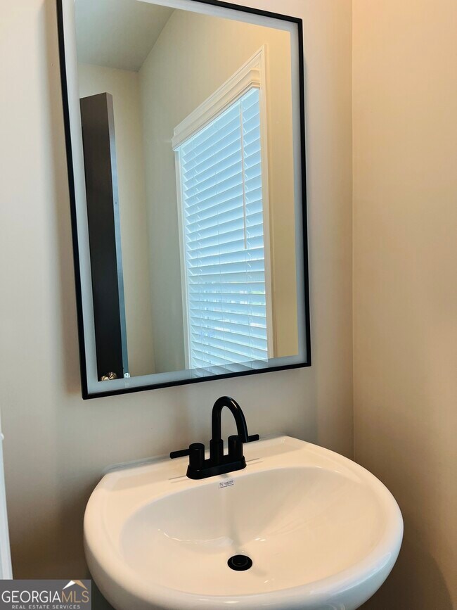 Building Photo - 33 Cobalt Ln