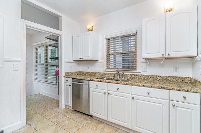 Building Photo - 4124 Herschel Ave
