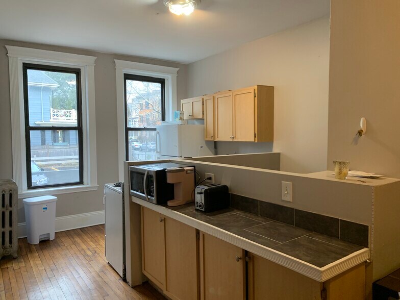 Building Photo - 1066 Commonwealth Ave