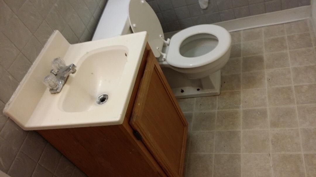 Building Photo - 1417 W Short Ave