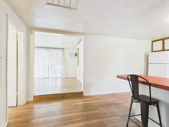 Building Photo - 7070 Tabor Rd