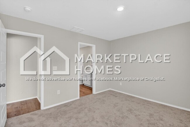 Building Photo - 812 NE 102nd Ter