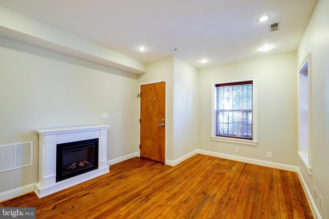 Building Photo - 1543 6th St NW