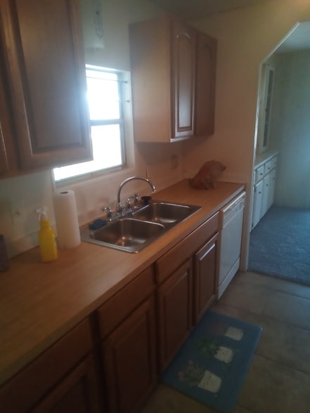 Building Photo - 8124 Eagle Dr