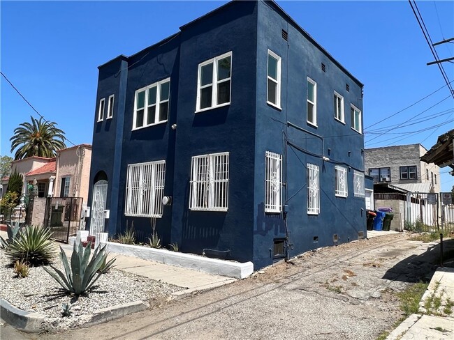 Building Photo - 4610 Halldale Ave