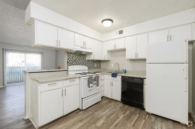 2BR, 1BA - 890SF - Kitchen - Rock Island Apartments