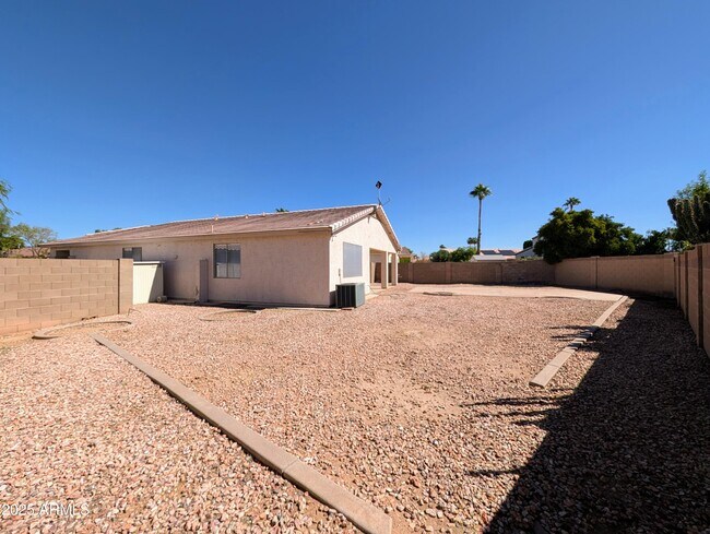 Building Photo - 3028 N 109th Ave
