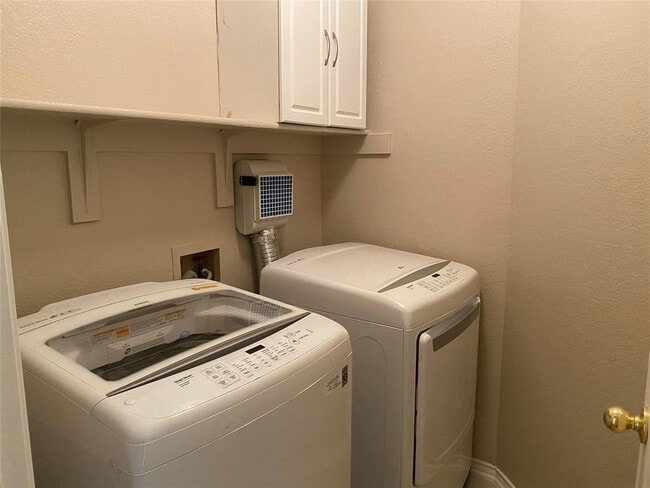 Building Photo - 1208 Tremont Dr