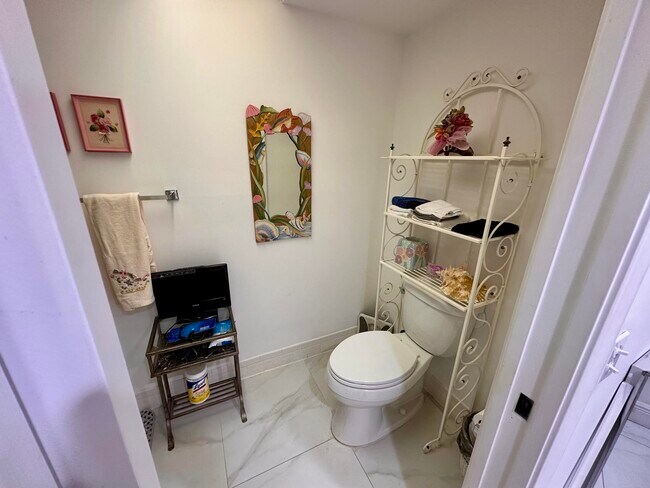 Building Photo - 1801 Eleuthera Point
