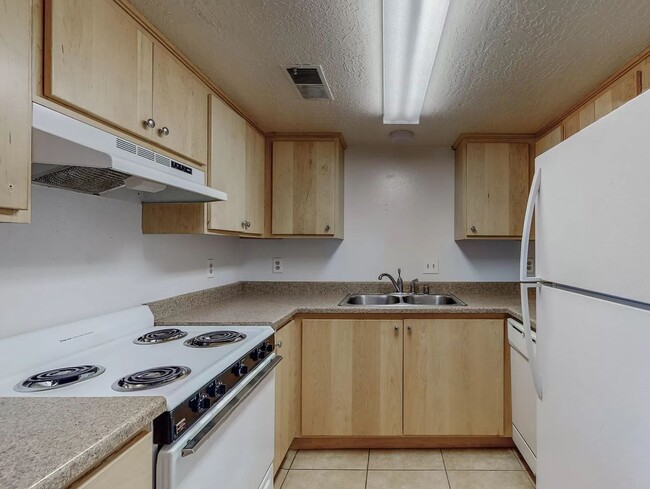 Building Photo - 11426 Prospect Ave NE