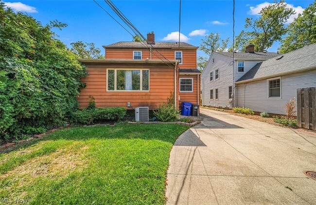 Building Photo - 4069 Bushnell Rd