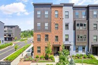 Building Photo - 12921 Sunrise Ridge Aly