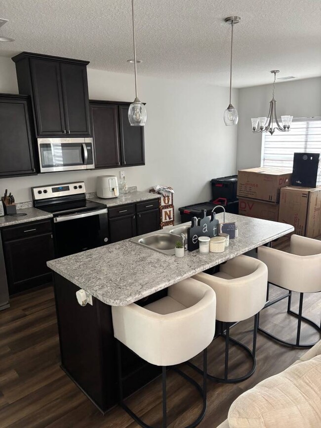 Building Photo - 543 Rutledge Dr